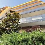 Atmosphere By The Sea 4*