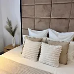 Atmosphere By The Sea 4*