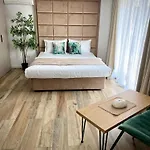 Atmosphere By The Sea Aparthotel